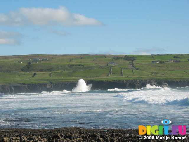 19260 Spray of waves at Doolin Point